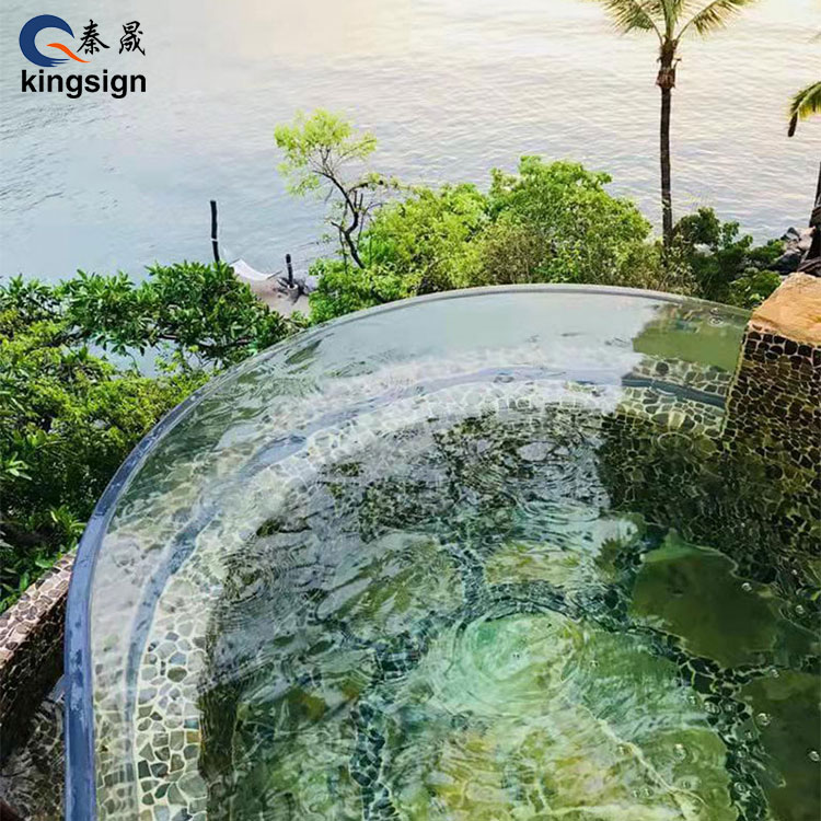 Kan een zwembadraam echt jarenlang glashelder en veilig blijven?